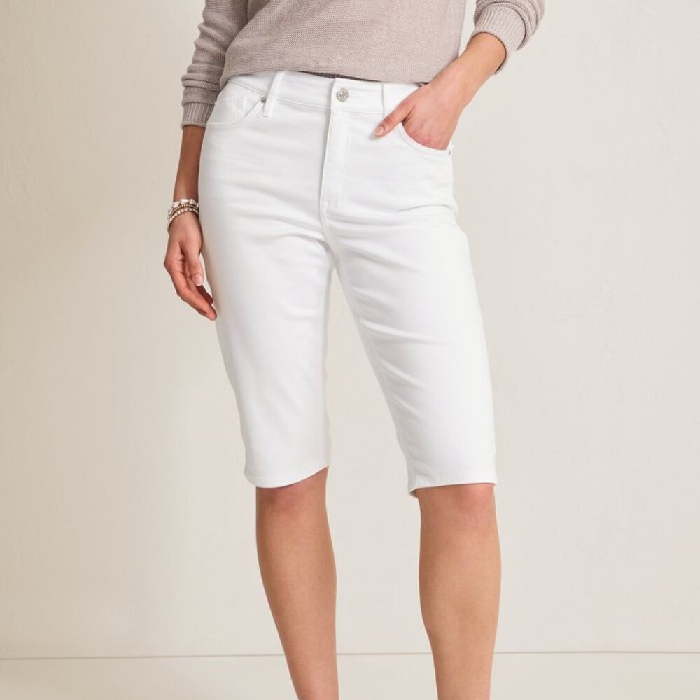 Tommy Bahama Women's White Denim Bermuda Shorts Size 4 New - Picture 2 of 3